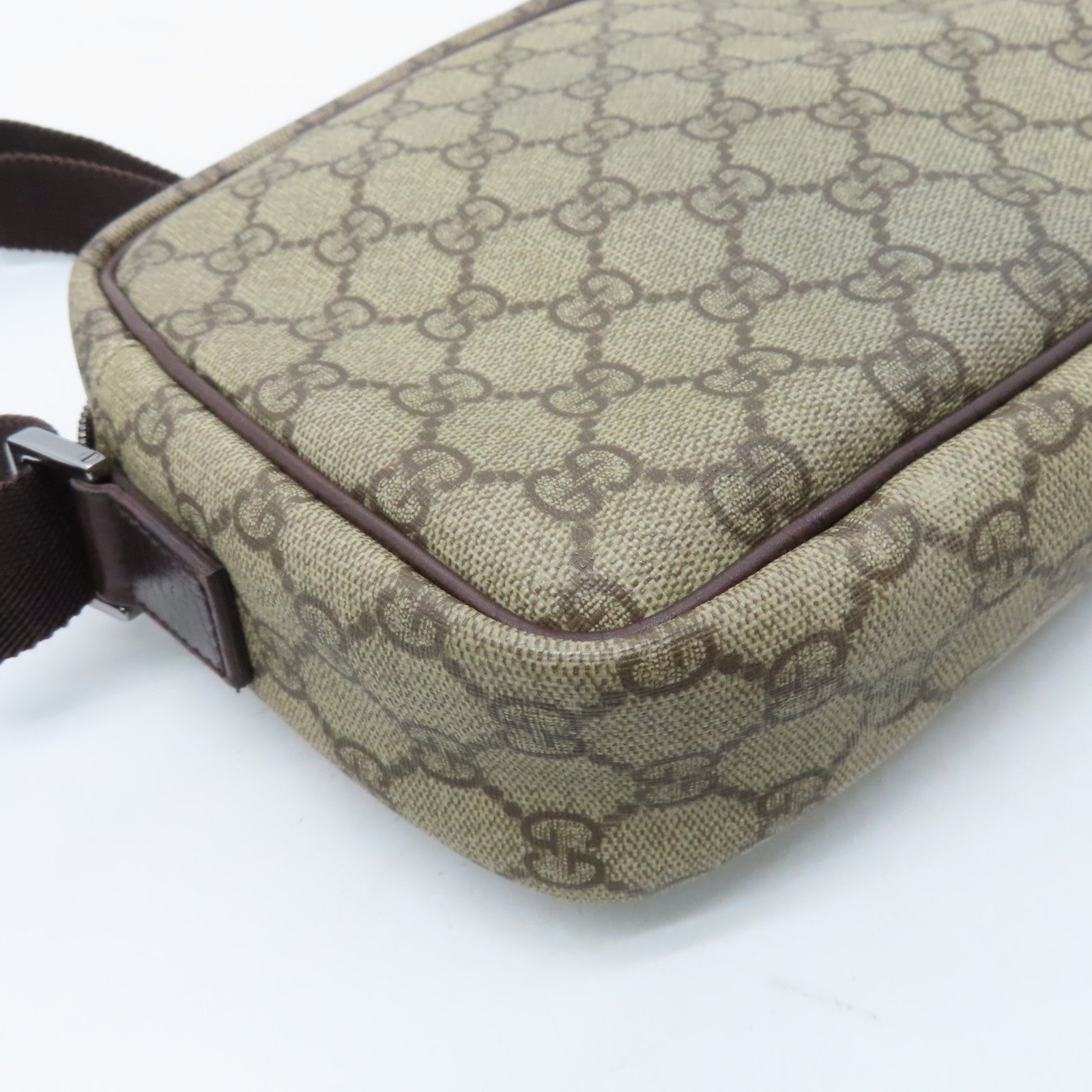 GUCCI coated canvas Shoulder Bag silver buckle shoulder bag brown