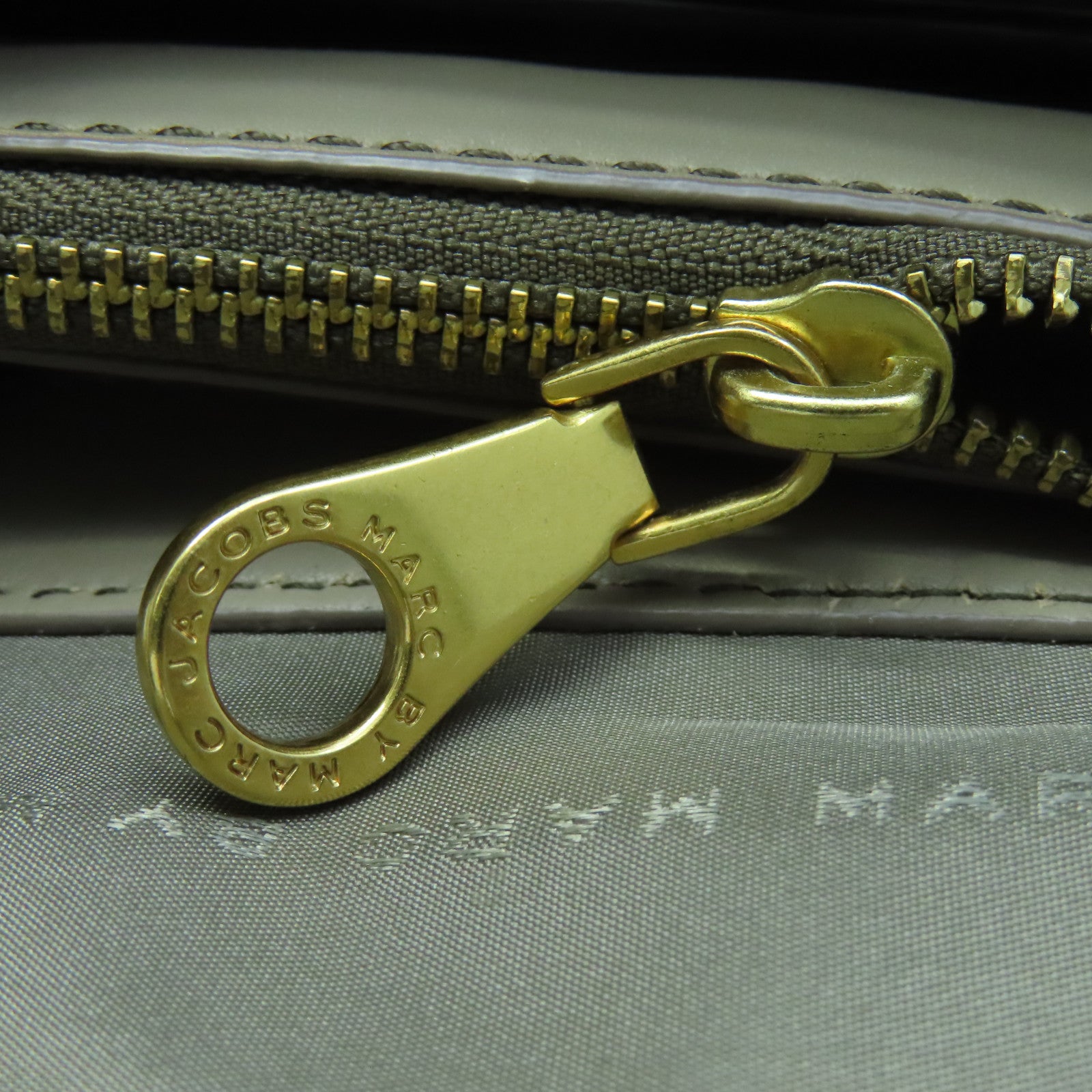 MARC JACOBS cowhide leather 2 Way Shoulder gold buckle handle shoulder bag gray
