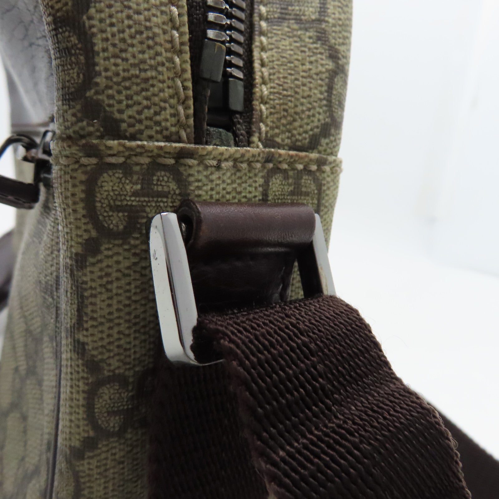 GUCCI coated canvas Shoulder Bag silver buckle shoulder bag brown
