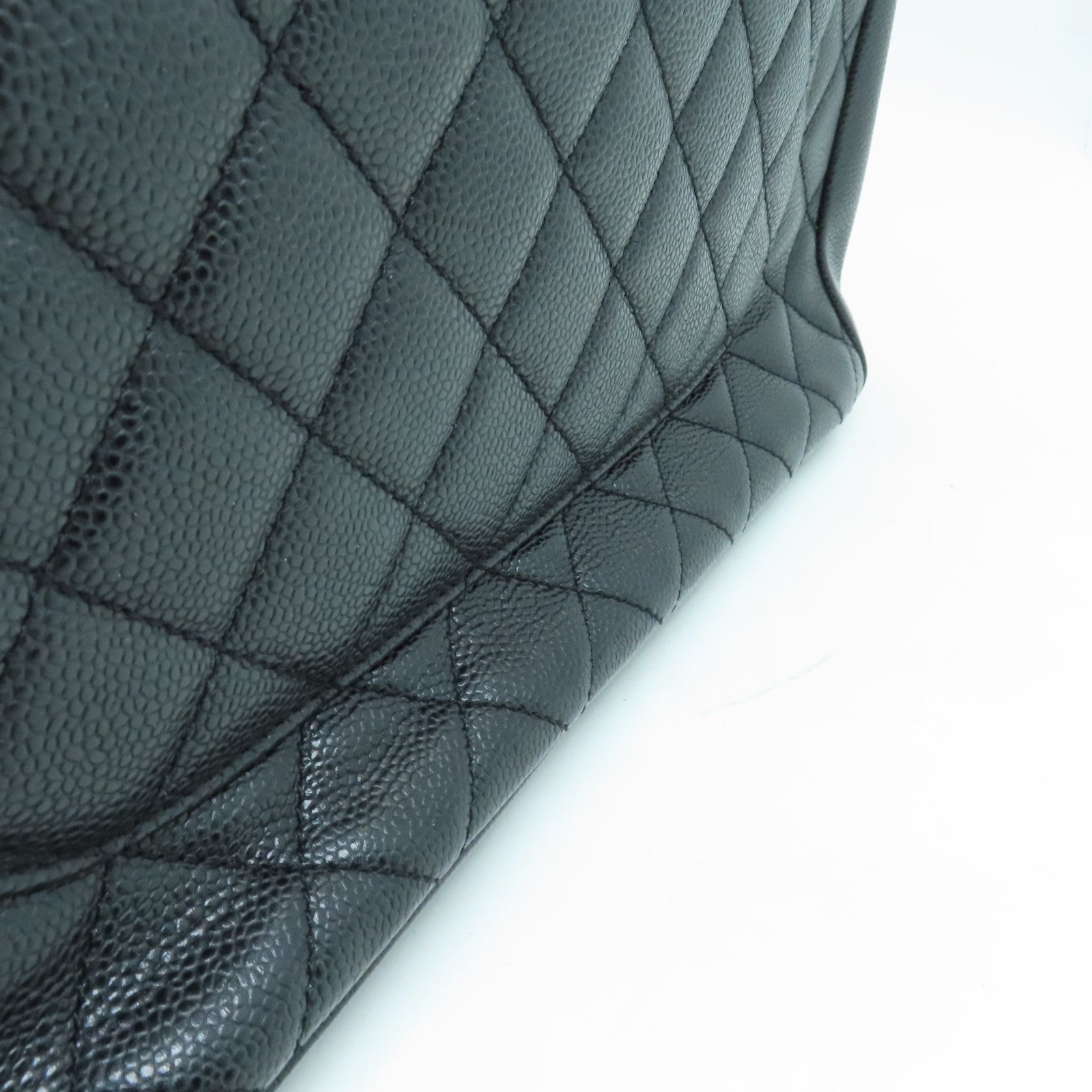 CHANEL 菱格Caviar皮革GST金扣手挽袋黑色