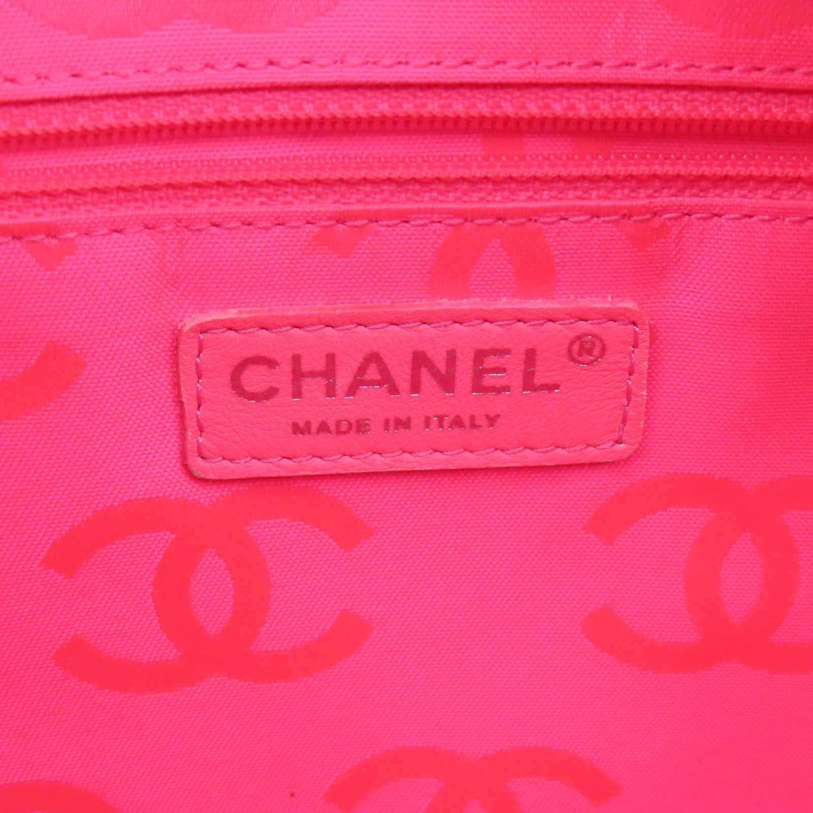CHANEL 菱格牛皮皮革Cambon Line Totebag銀扣肩背袋黑色