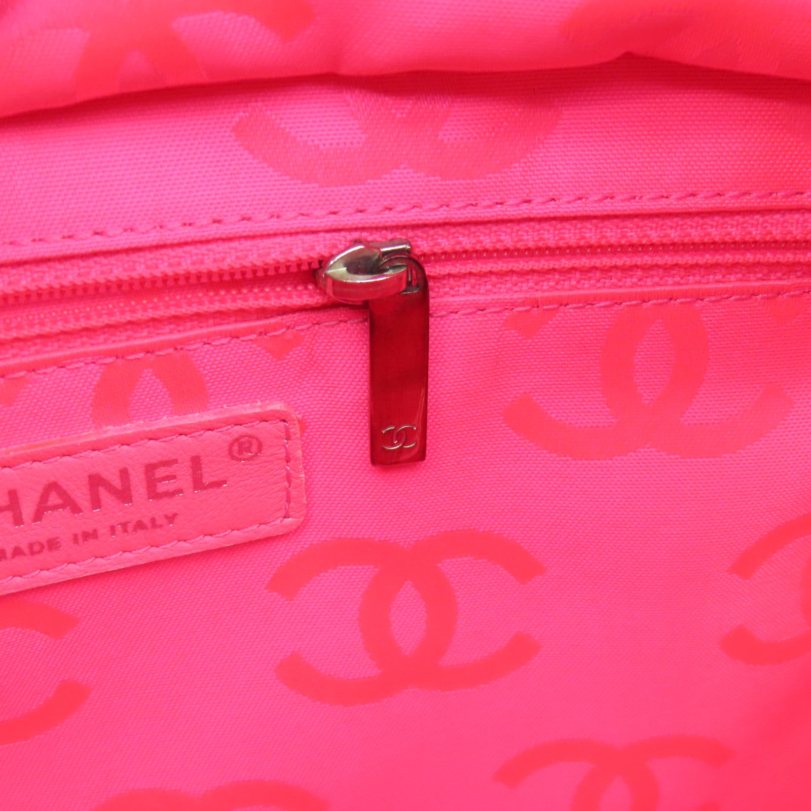 CHANEL 菱格牛皮皮革Cambon Line Totebag銀扣肩背袋黑色