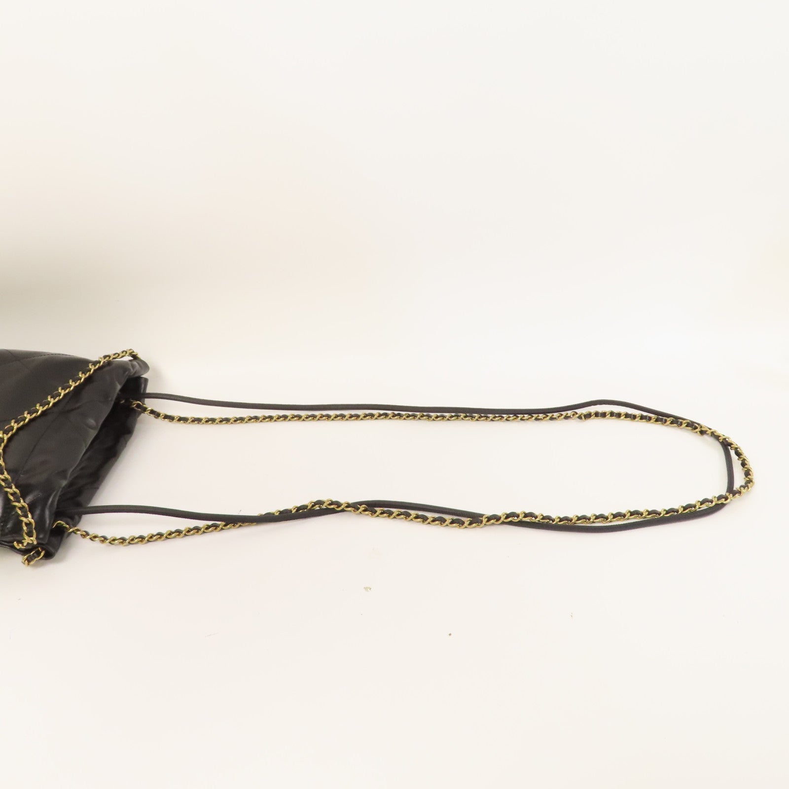 CHANEL 菱格羊皮皮革Mini 22 Bag金扣鏈帶肩背袋黑色