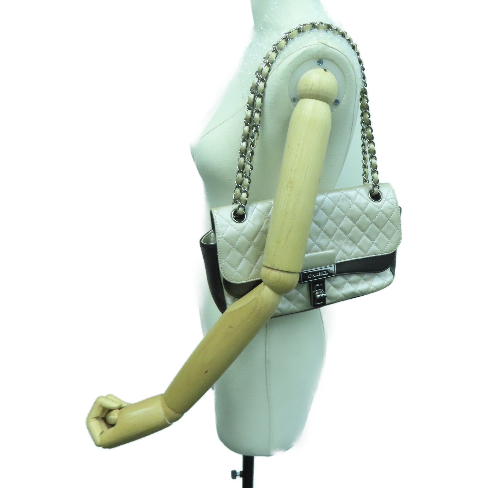 CHANEL 牛皮皮革Chain Shoulder銀扣肩背袋啡色/銀色