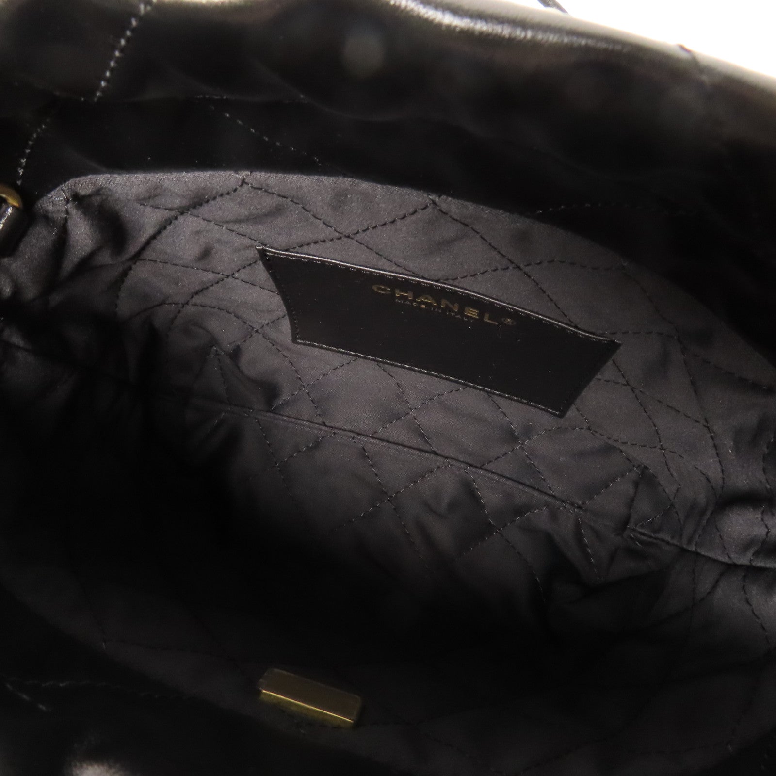 CHANEL 菱格羊皮皮革Mini 22 Bag金扣鏈帶肩背袋黑色