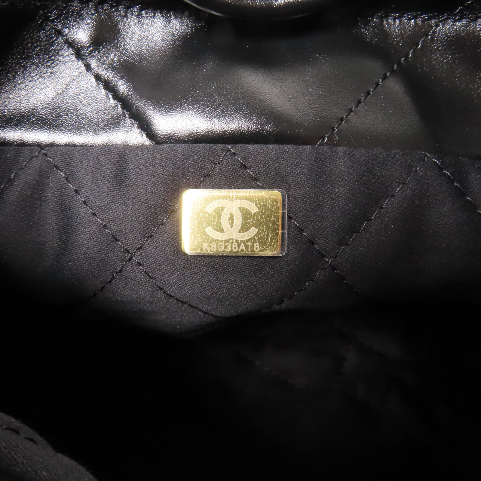 CHANEL 菱格羊皮皮革Mini 22 Bag金扣鏈帶肩背袋黑色