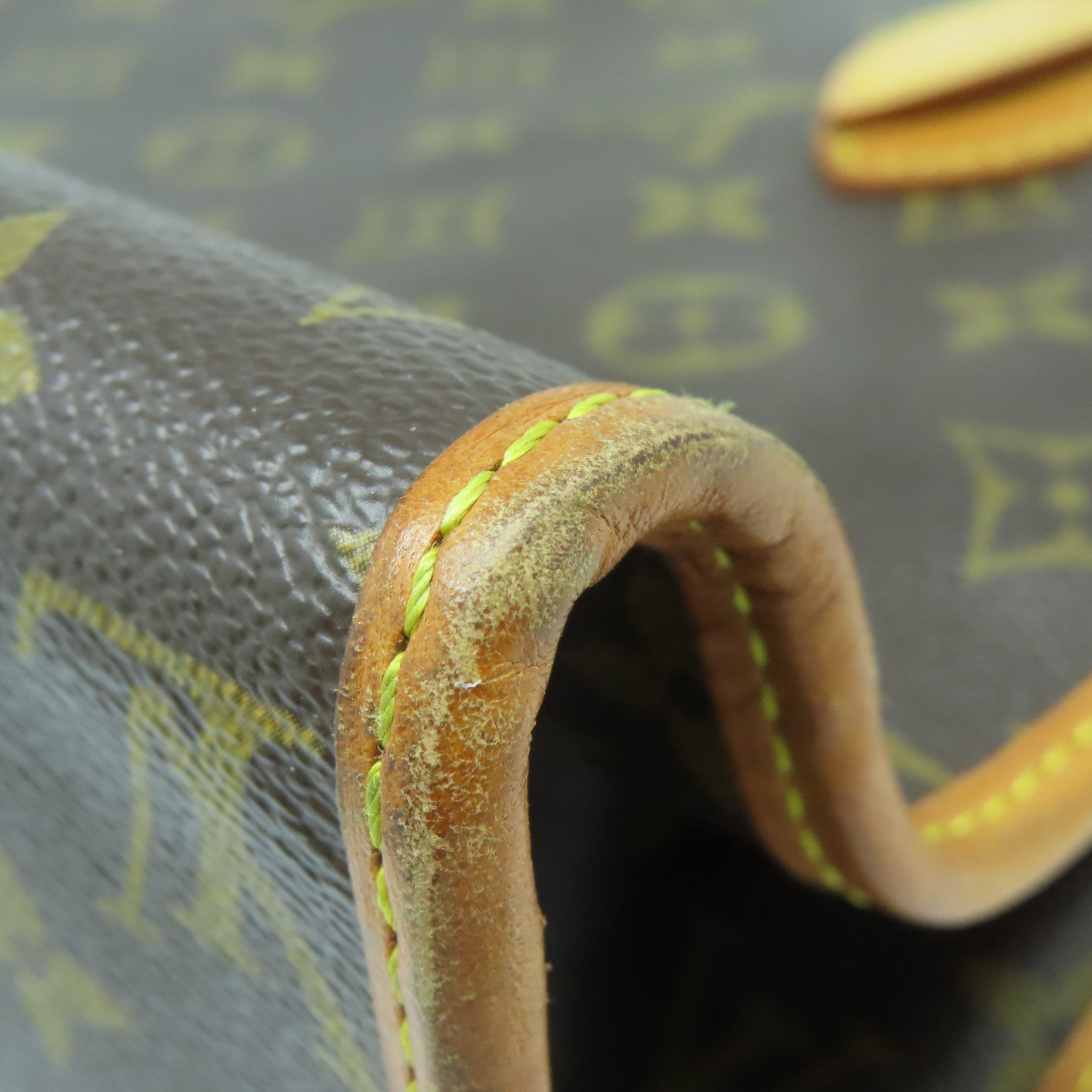 LOUIS VUITTON Monogram Popincort Haut金扣肩背袋啡色