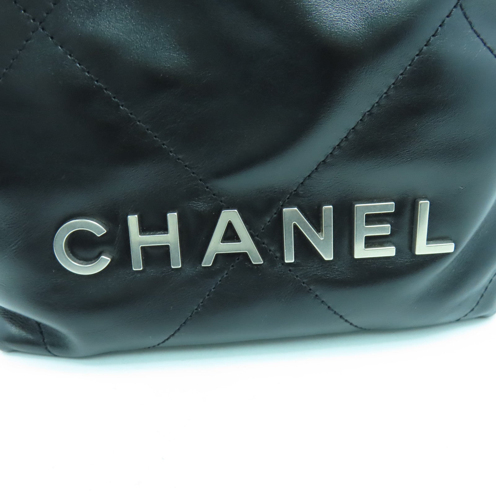 CHANEL 菱格牛皮皮革Chanel 22 Mini銀扣鏈帶手挽肩背兩用袋黑色