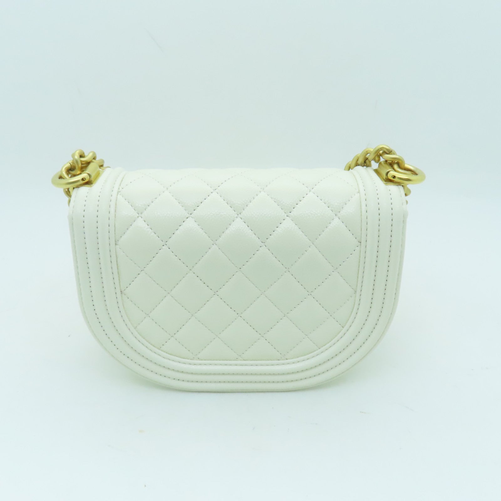 CHANEL Caviar皮革Boy Messenger金扣鏈帶肩背袋白色