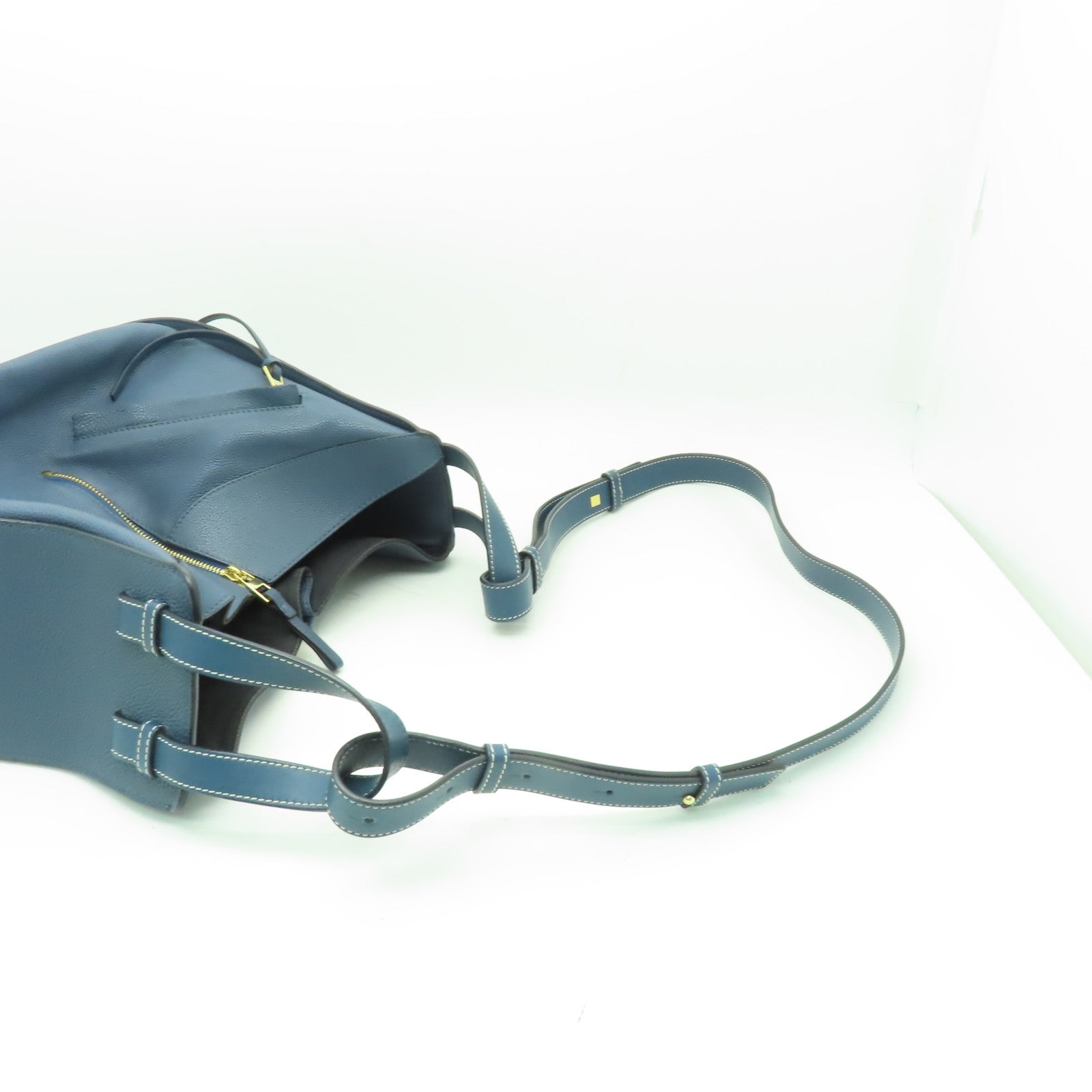 LOEWE 牛皮皮革Hammock Bag金扣手挽肩背兩用袋藍色