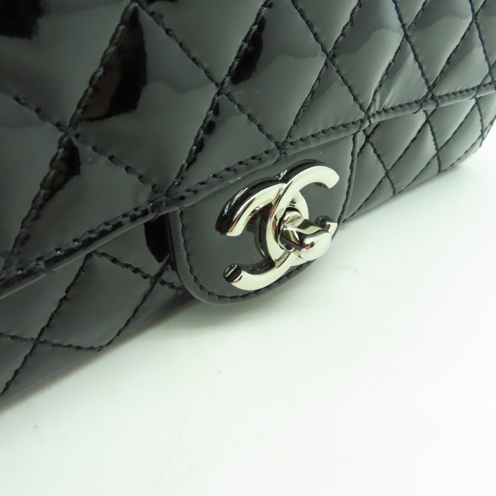 CHANEL 菱格漆皮皮革Chain Shoulder銀扣鏈帶肩背袋黑色