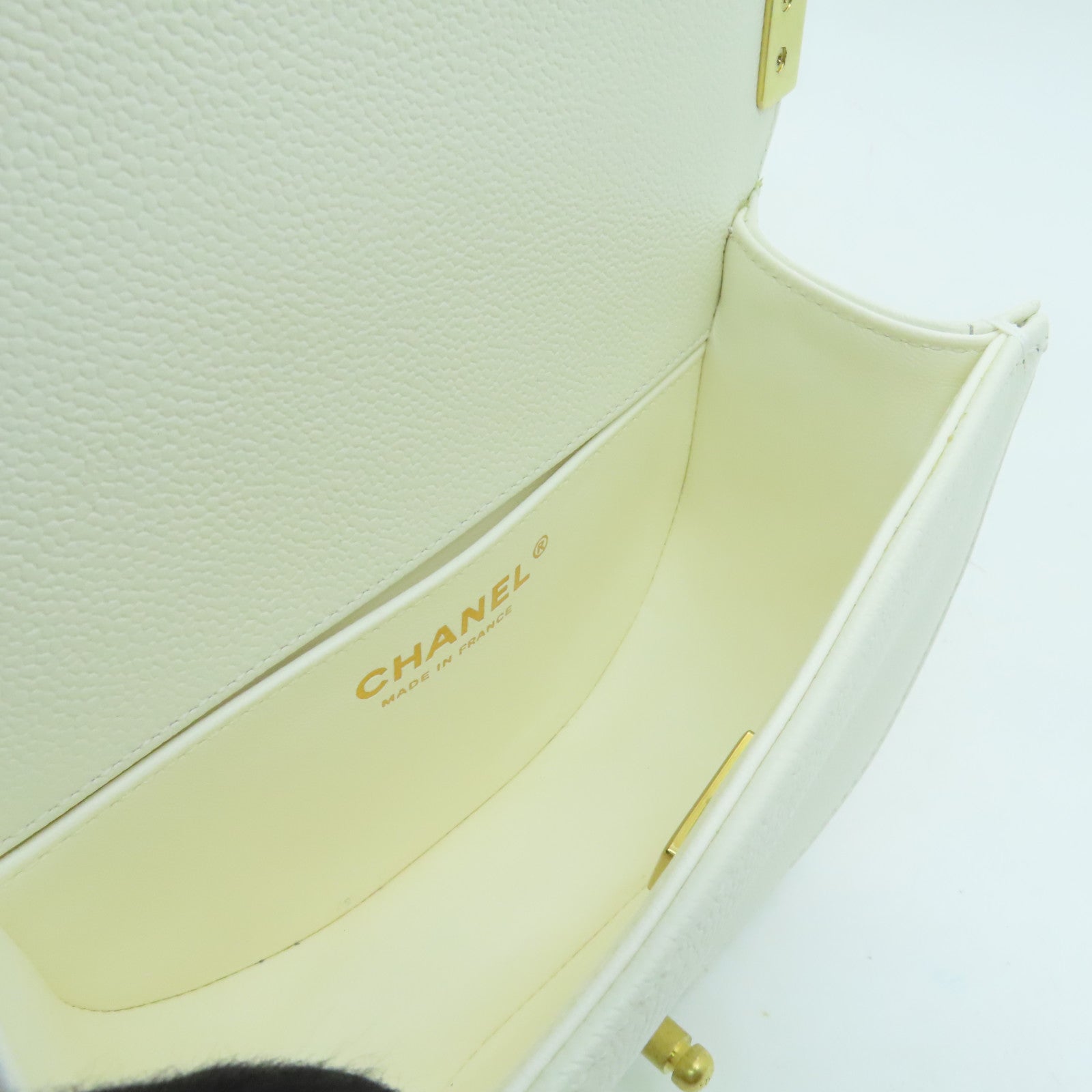 CHANEL Caviar皮革Boy Messenger金扣鏈帶肩背袋白色