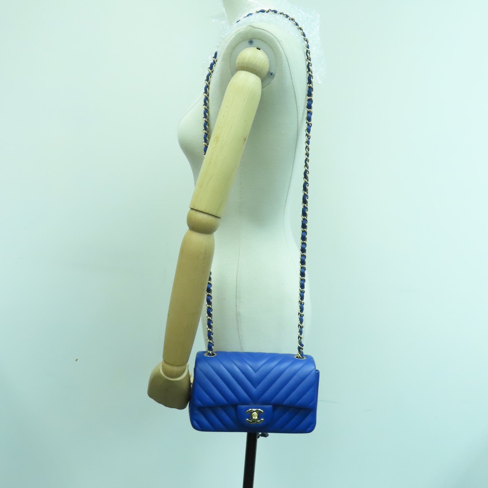 CHANEL twill sheepskin Classi Flap 20cm Chain Shoulder silver buckle chain shoulder bag blue