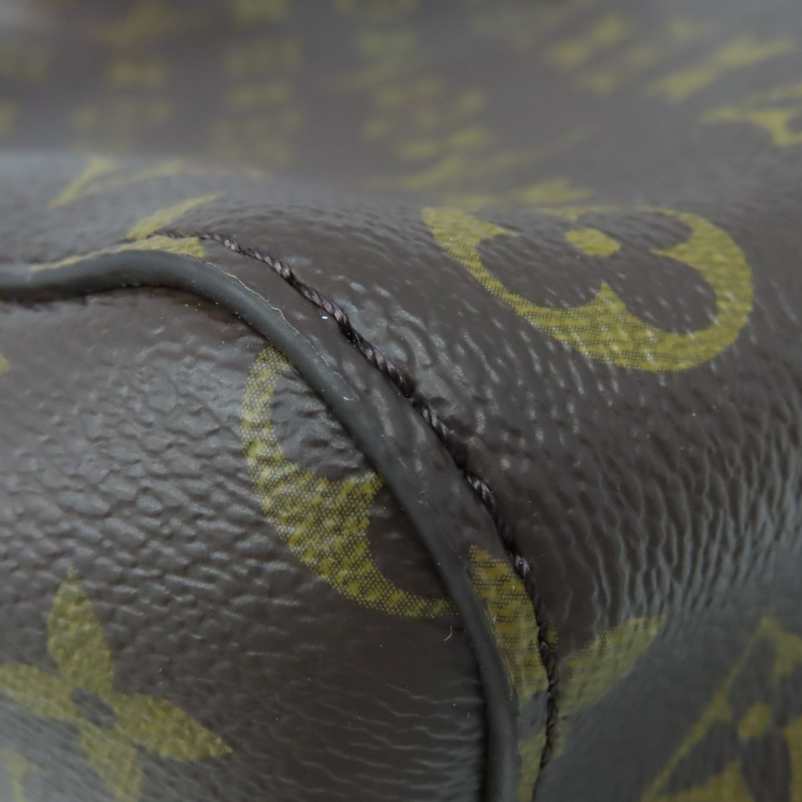 LOUIS VUITTON Monogram Neo Noe MM Shoulder Bag肩背袋啡色/紅色