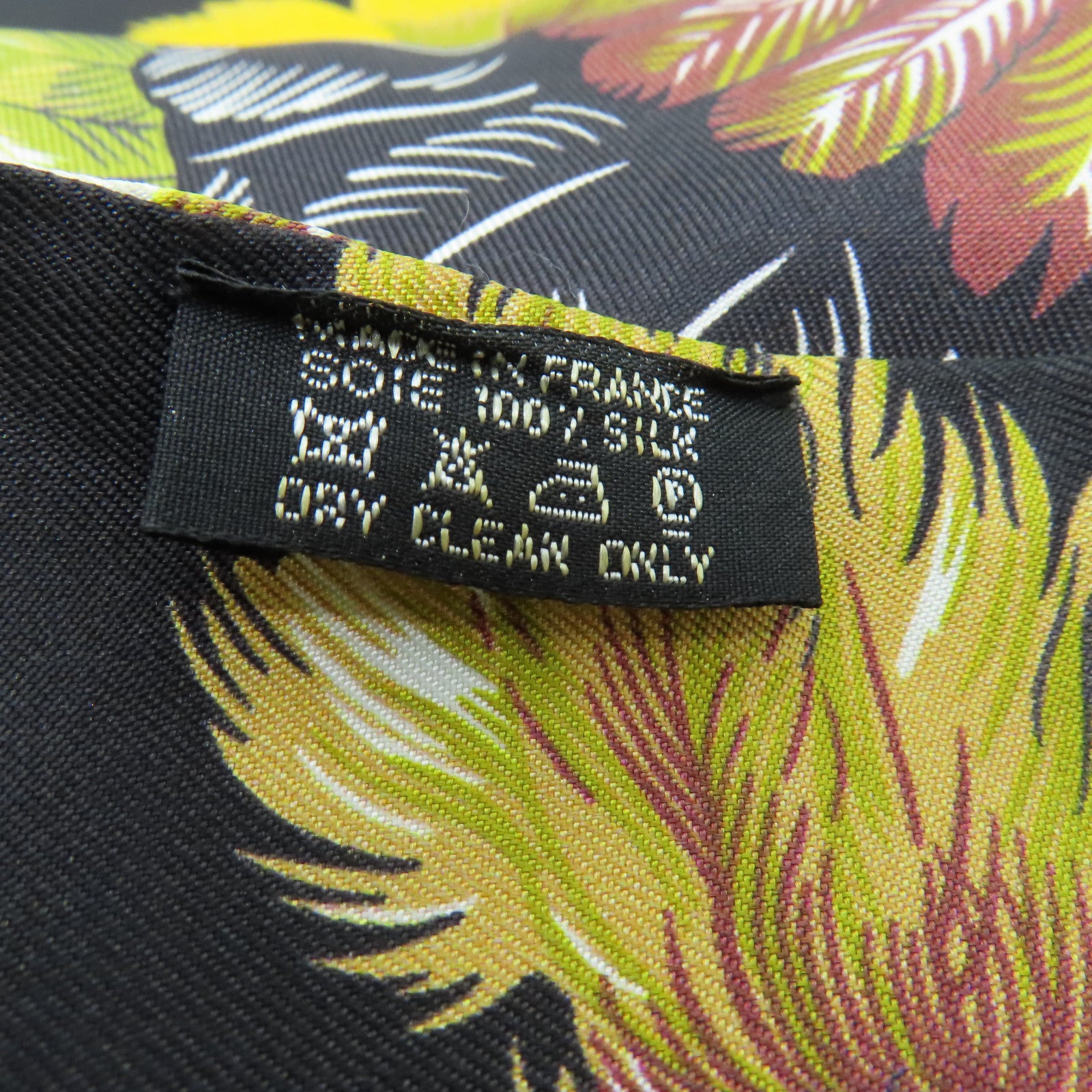 HERMES 絲質Maxi Twilly 20x220絲巾黑色彩色