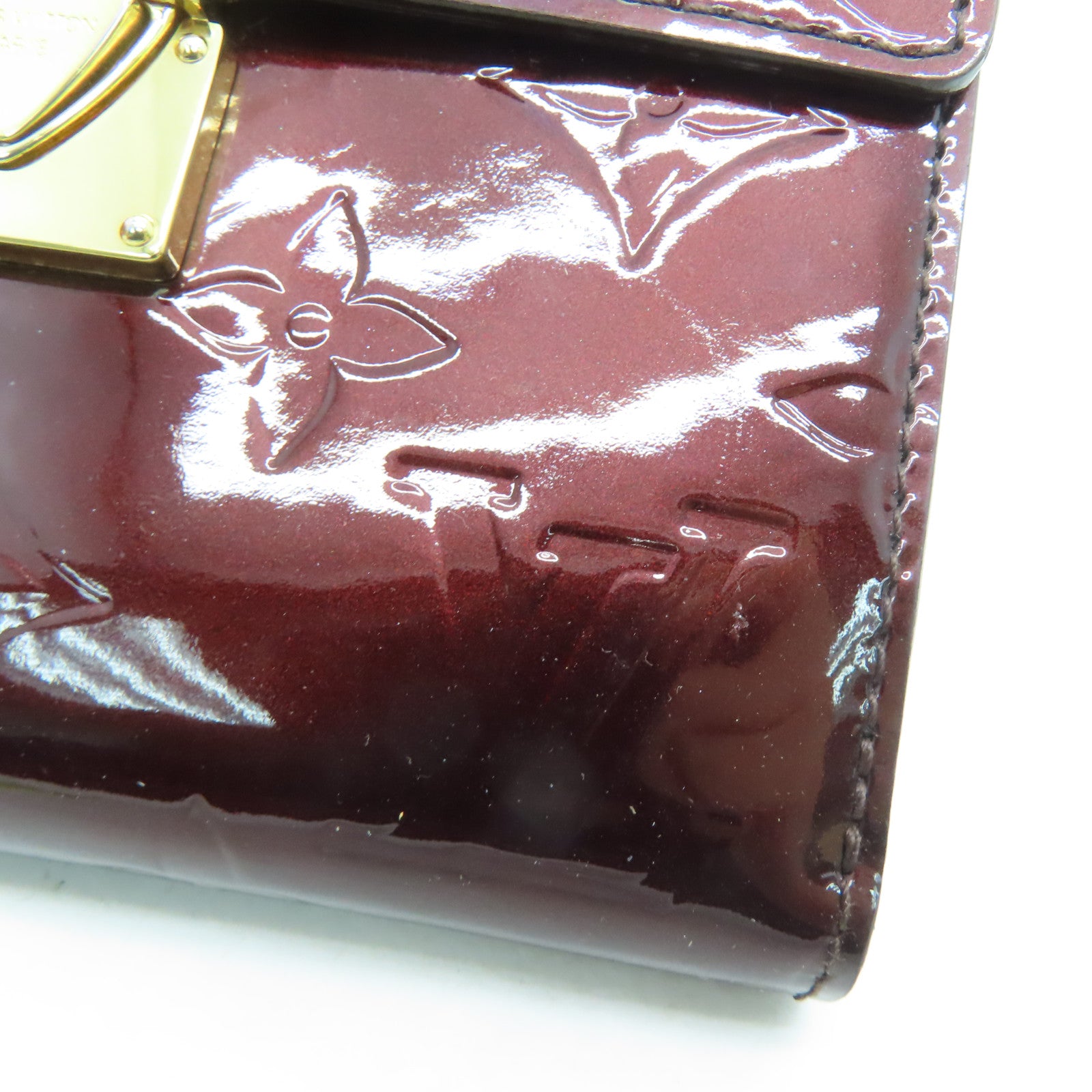 LOUIS VUITTON Monogram Vernis Koala Gold Buckle Wallet Wine