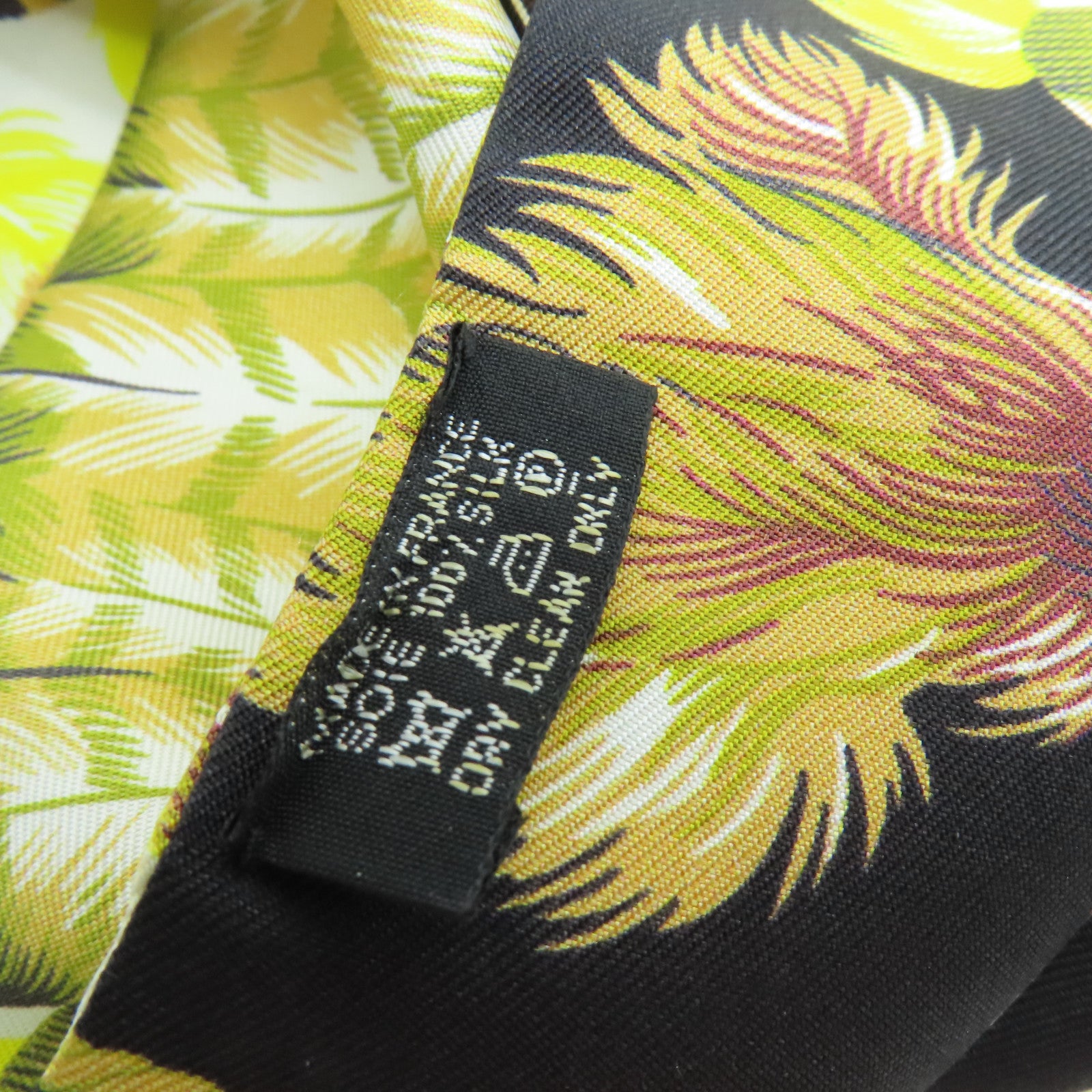 HERMES 絲質Maxi Twilly 20x220絲巾黑色彩色