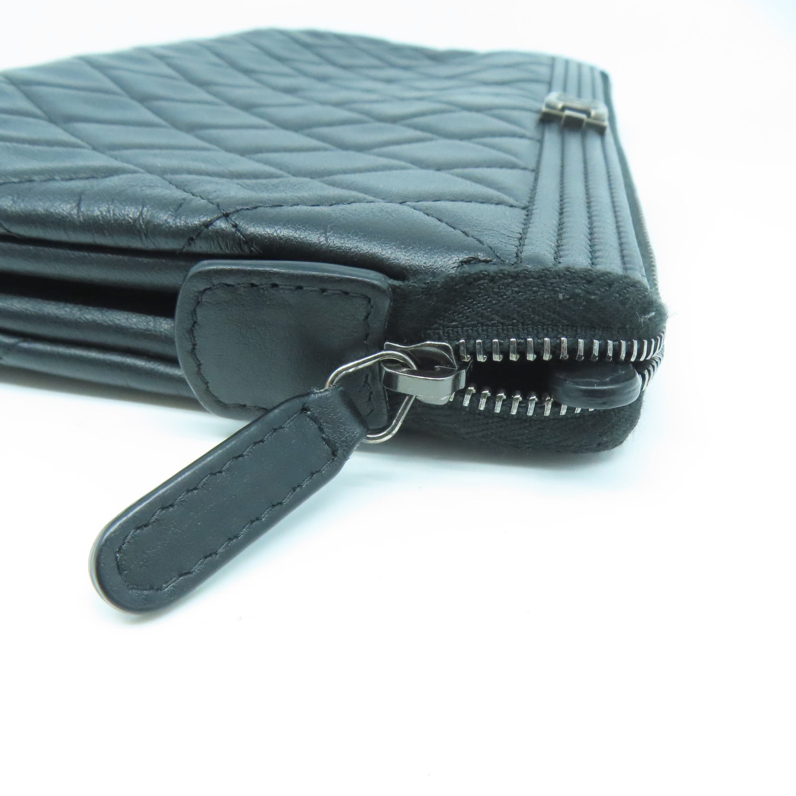 CHANEL 菱格羊皮皮革Boy Clutch Bag黑扣手拿包黑色