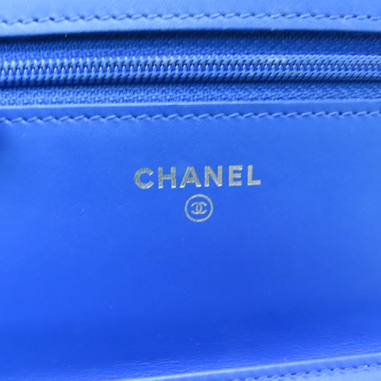 CHANEL 菱格漆皮皮革WOC銀扣鏈帶肩背袋藍色