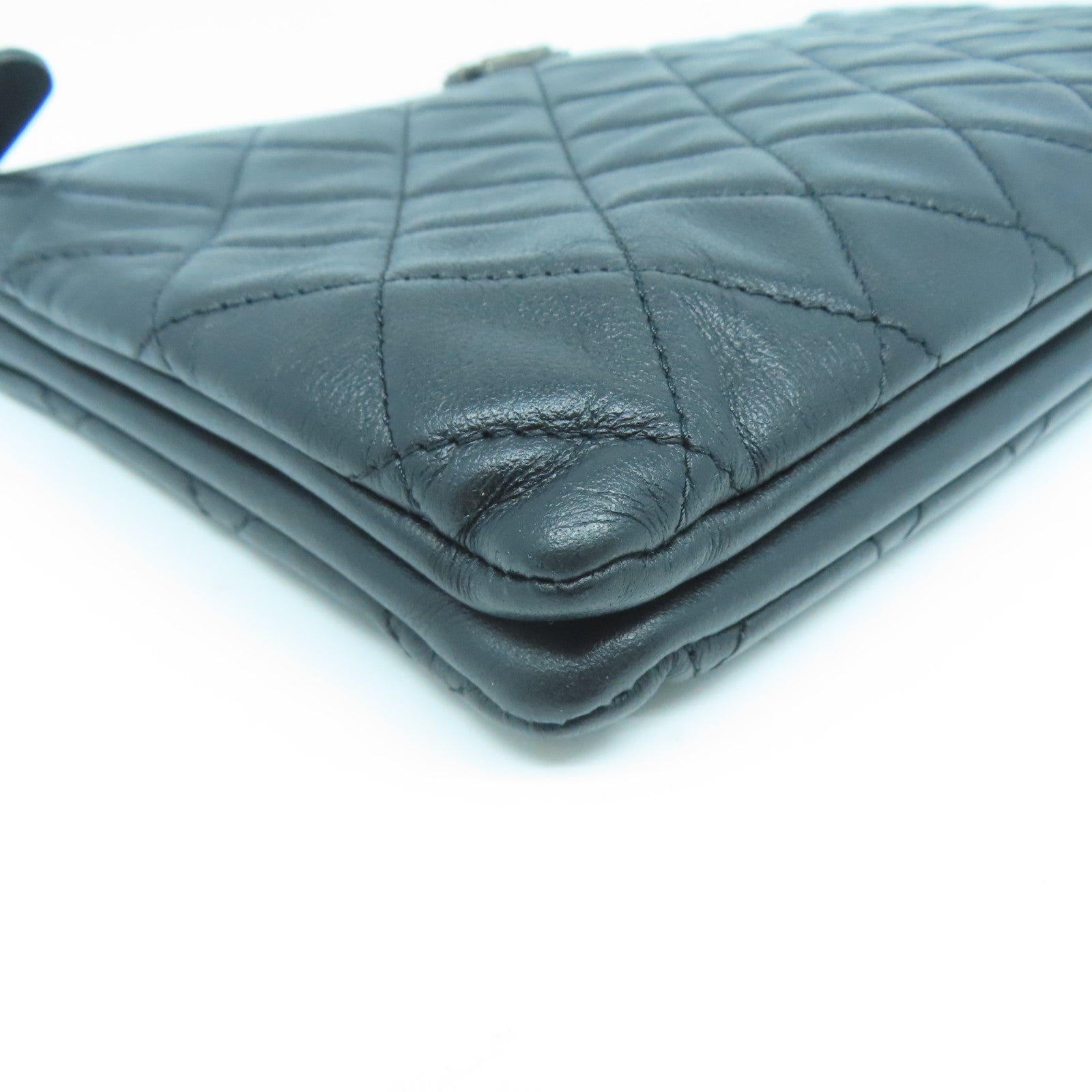 CHANEL 菱格羊皮皮革Boy Clutch Bag黑扣手拿包黑色