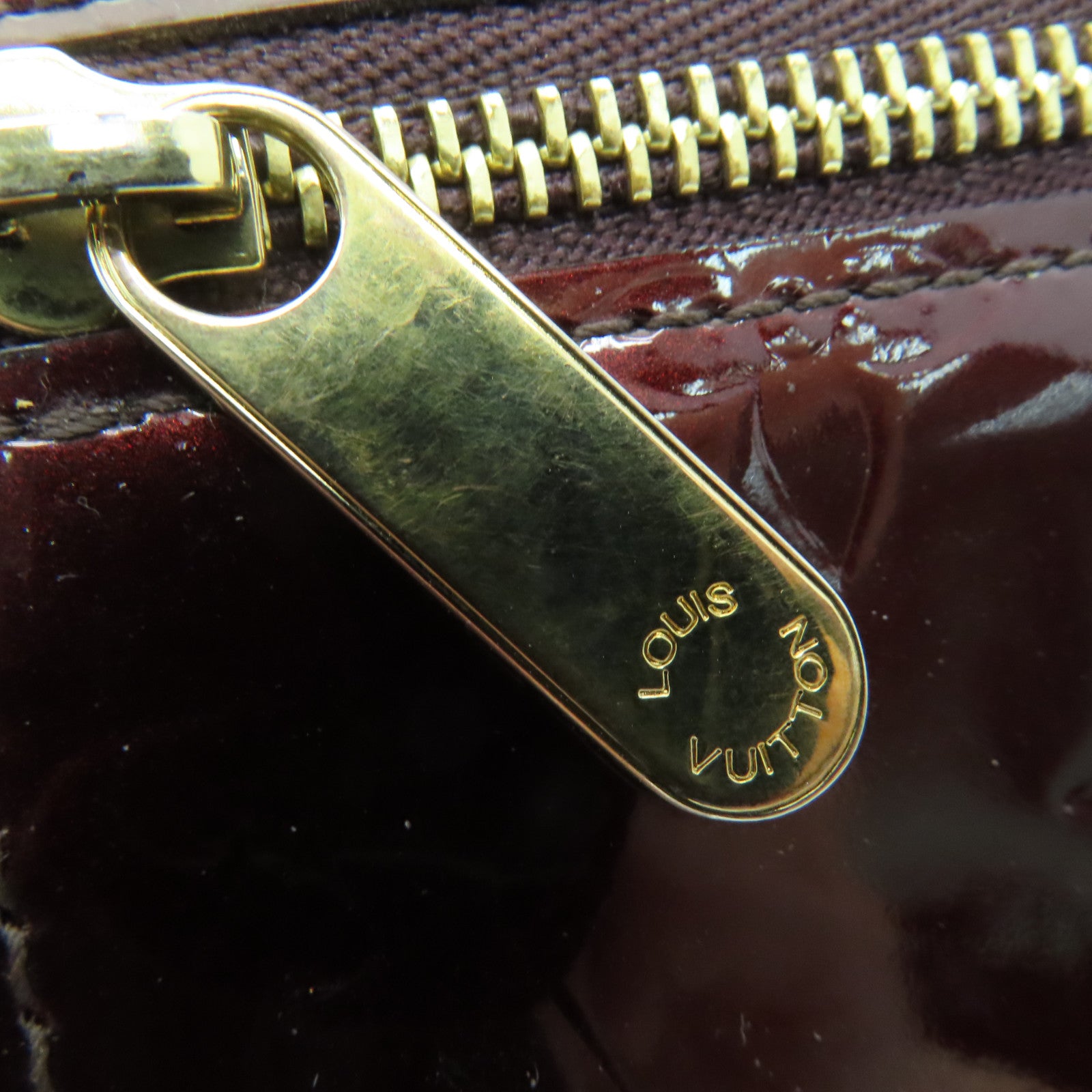 LOUIS VUITTON Monogram Vernis Koala金扣钱包酒红色