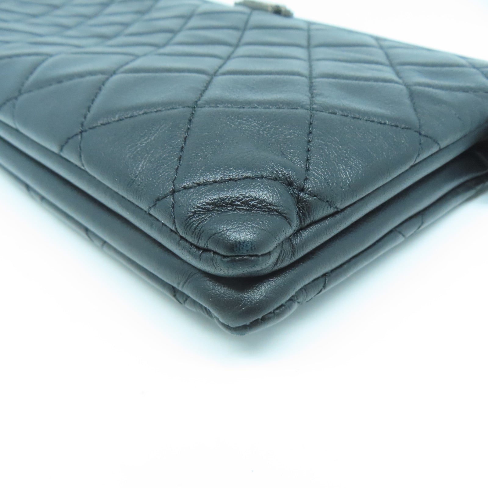 CHANEL 菱格羊皮皮革Boy Clutch Bag黑扣手拿包黑色