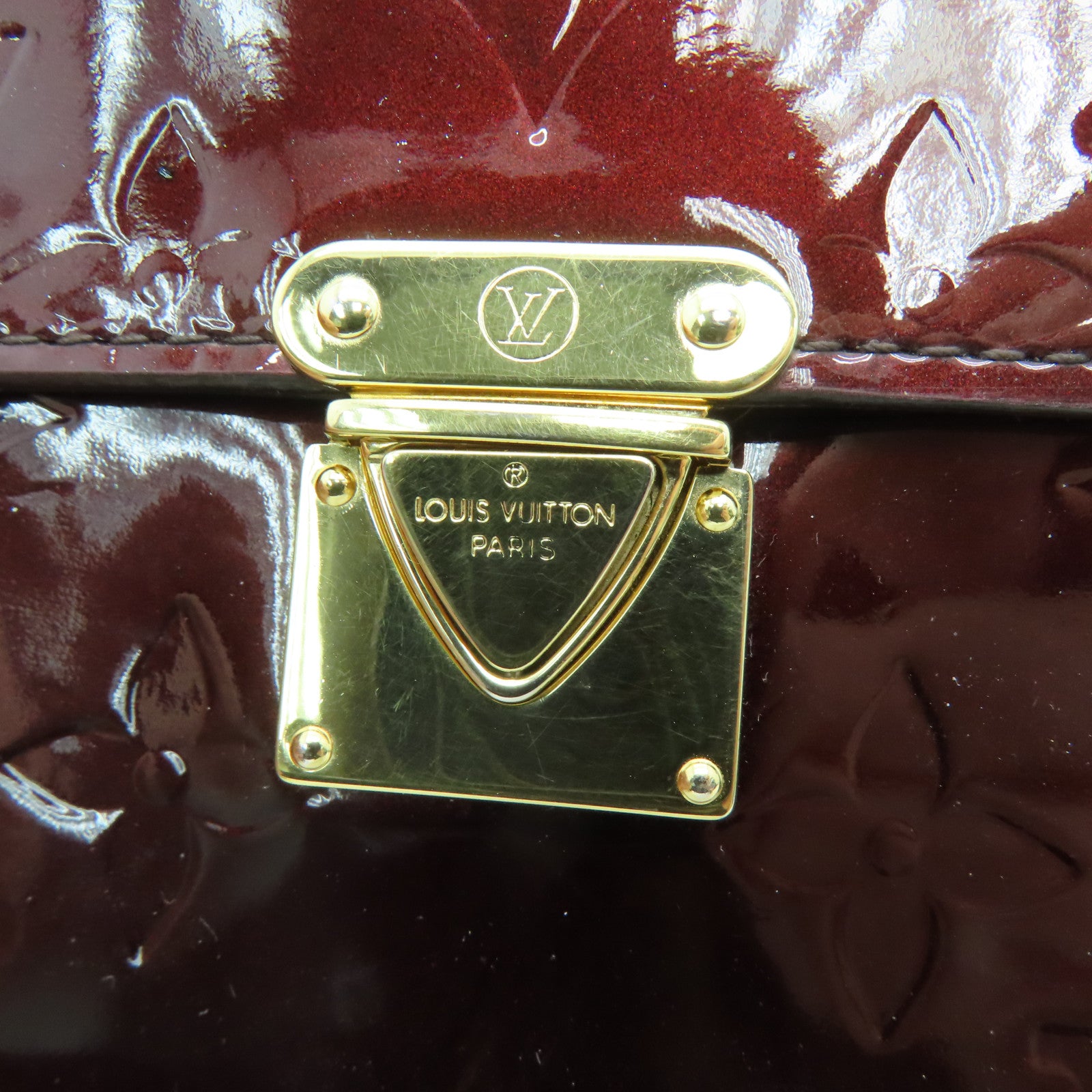 LOUIS VUITTON Monogram Vernis Koala金扣钱包酒红色