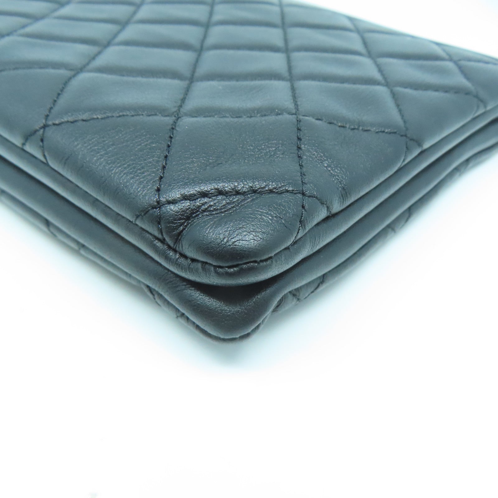 CHANEL 菱格羊皮皮革Boy Clutch Bag黑扣手拿包黑色