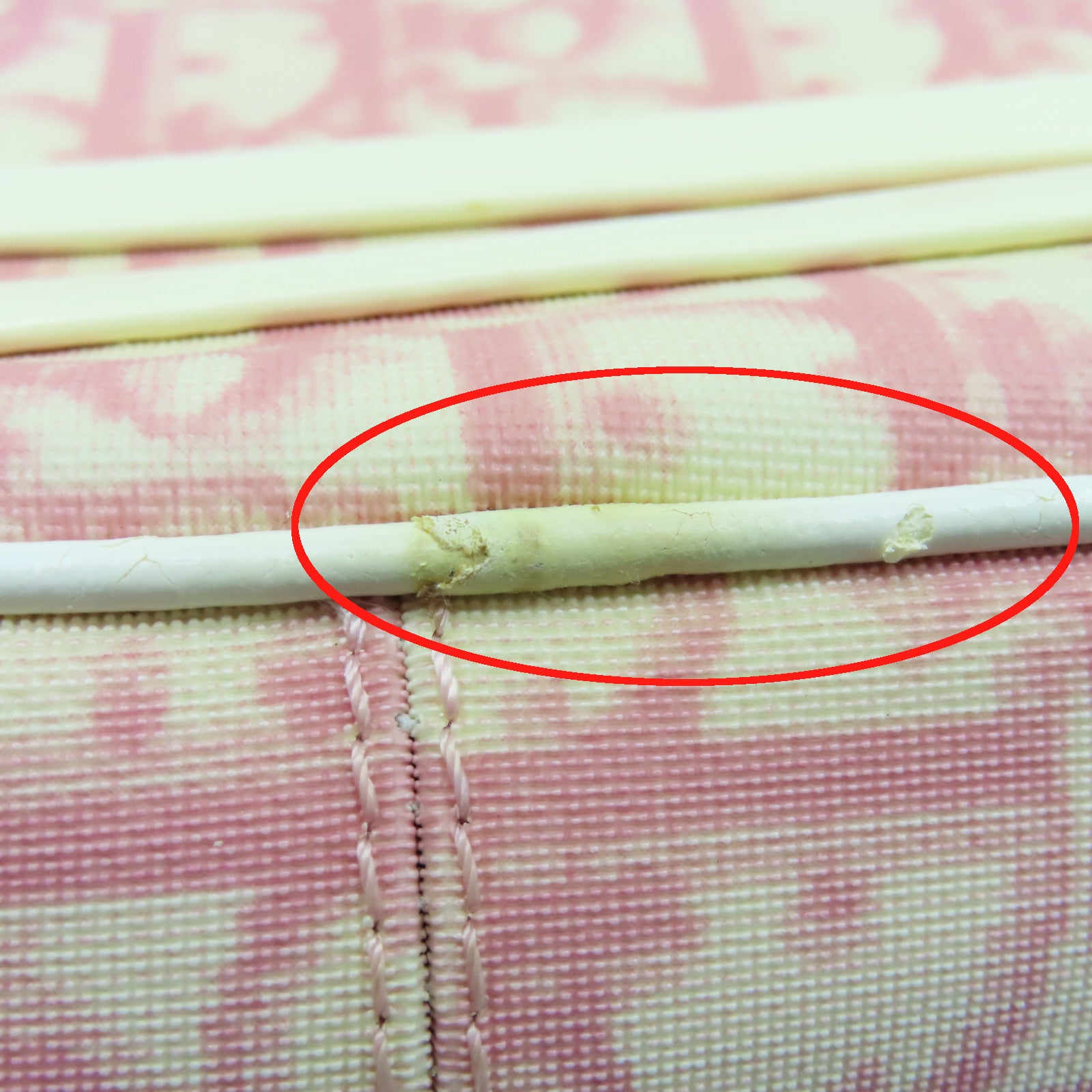 Dior 涂层皮革Shoulder Bag银扣肩背袋粉红色白色