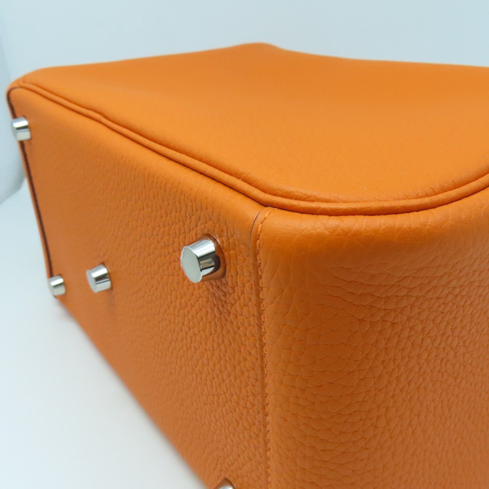 HERMES Clemence Leather Lindy 26 Silver Buckle Handle Shoulder Bag Orange