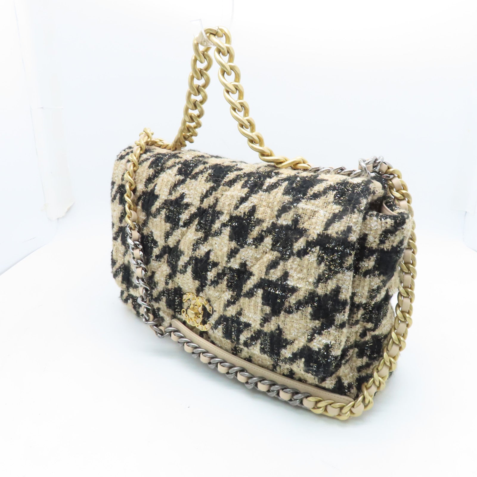 CHANEL rhombic tweed Maxi 19 gold and silver buckle chain shoulder bag black beige