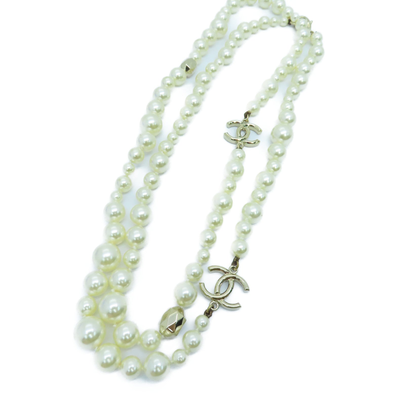 CHANEL Imitation Pearl/Metal Necklace White/Gold