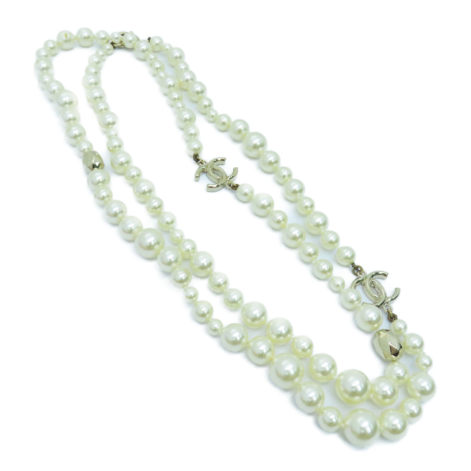 CHANEL Imitation Pearl/Metal Necklace White/Gold