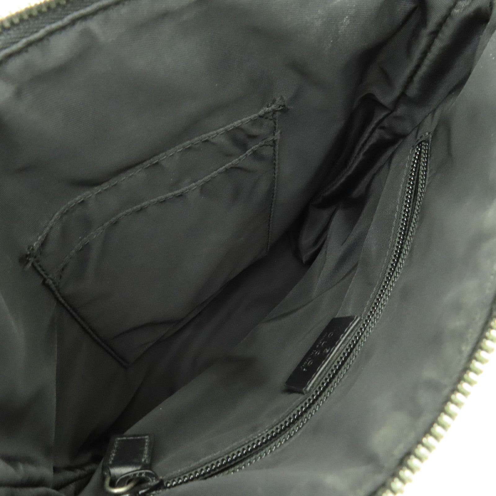 GUCCI 塗層帆布Shoulder Bag銀扣肩背袋黑色/啡色