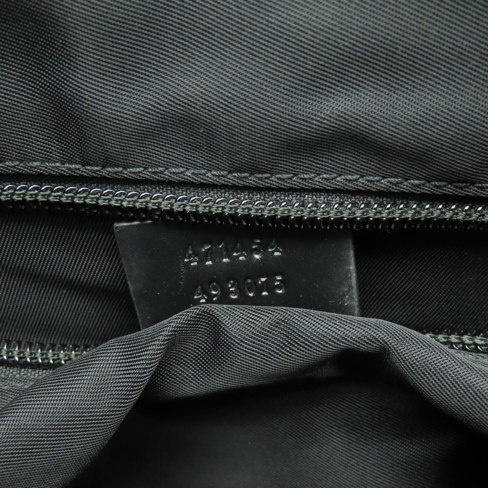 GUCCI 塗層帆布Shoulder Bag銀扣肩背袋黑色/啡色