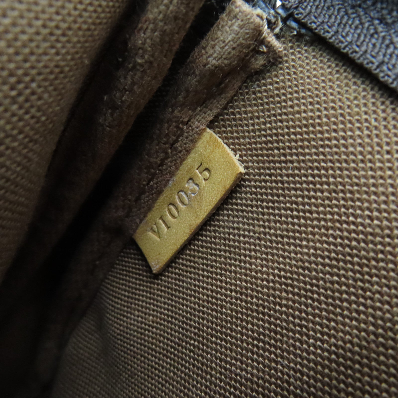 LOUIS VUITTON Monogram Pochette Accessoires金扣手提包啡色