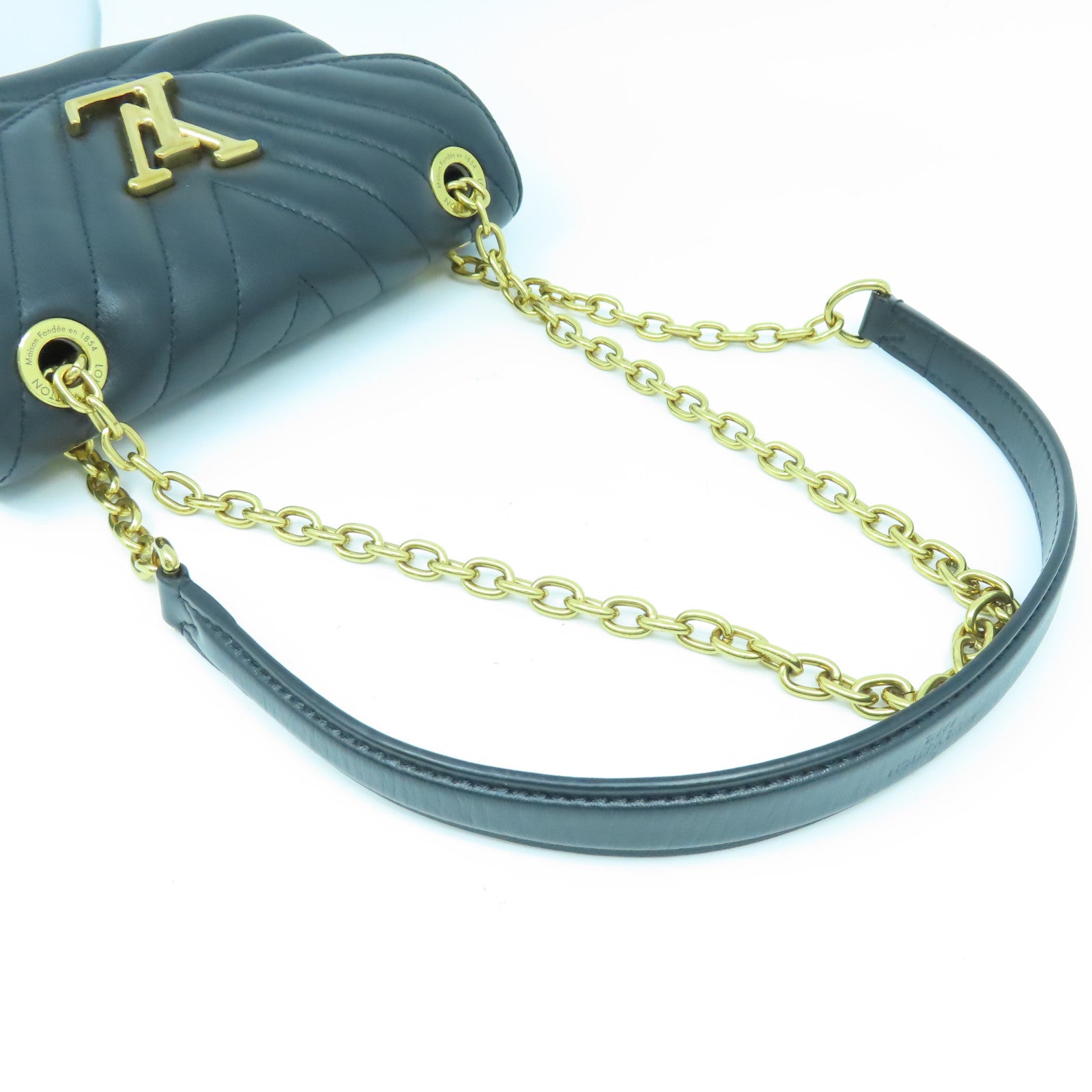LOUIS VUITTON 牛皮皮革New Wave PM金扣鏈帶肩背袋黑色