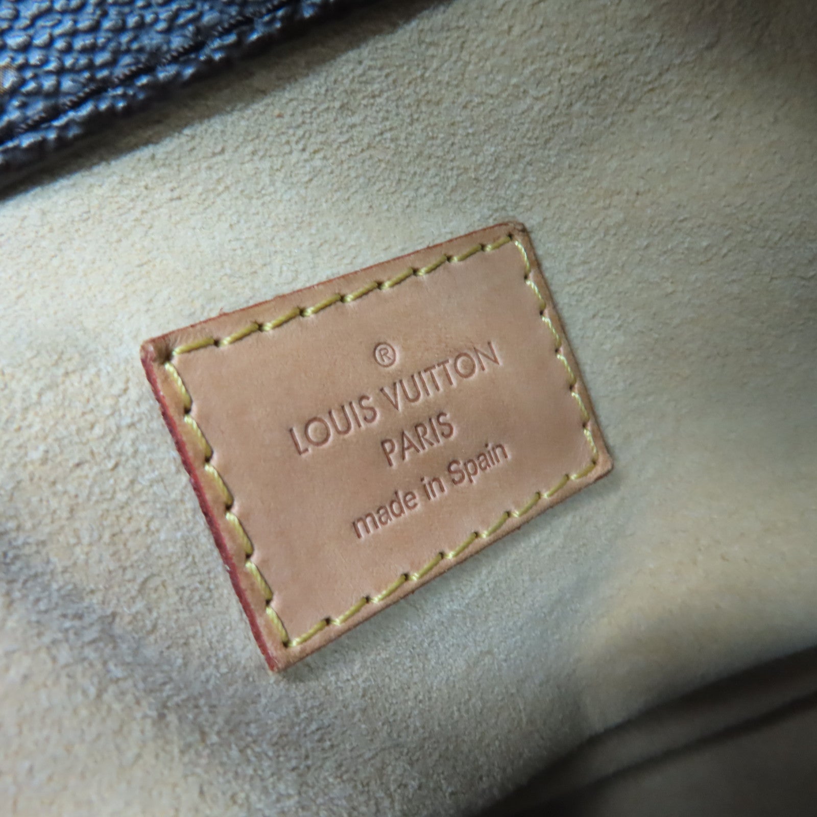 LOUIS VUITTON Monogram Artsy MM Shoulder Bag肩背袋啡色