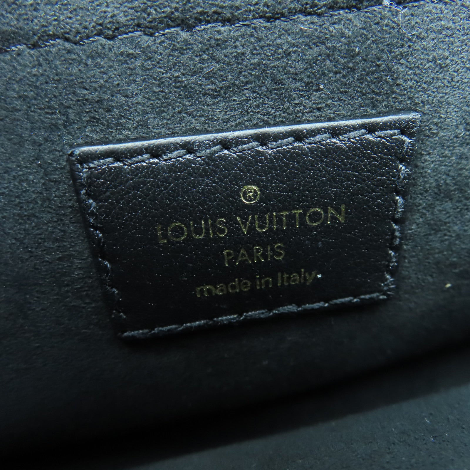 LOUIS VUITTON 牛皮皮革New Wave PM金扣鏈帶肩背袋黑色