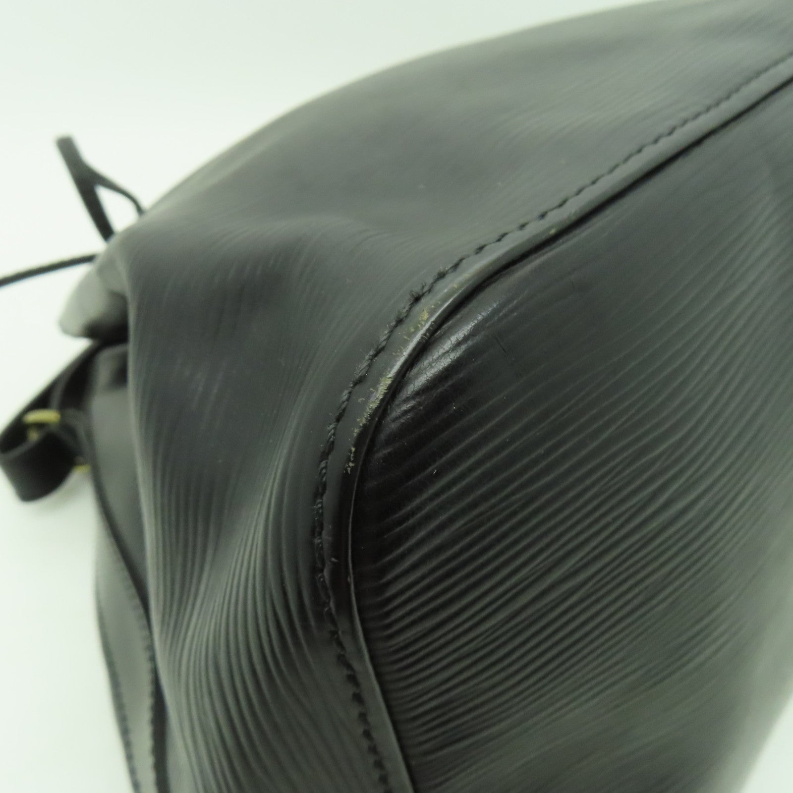 LOUIS VUITTON Epi Petit Noe MM金扣肩背袋黑色
