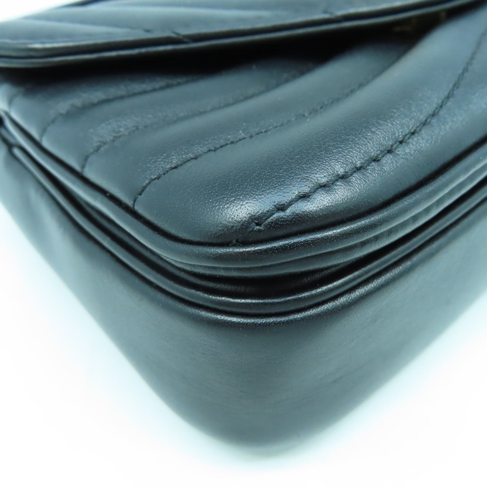 LOUIS VUITTON 牛皮皮革New Wave PM金扣鏈帶肩背袋黑色
