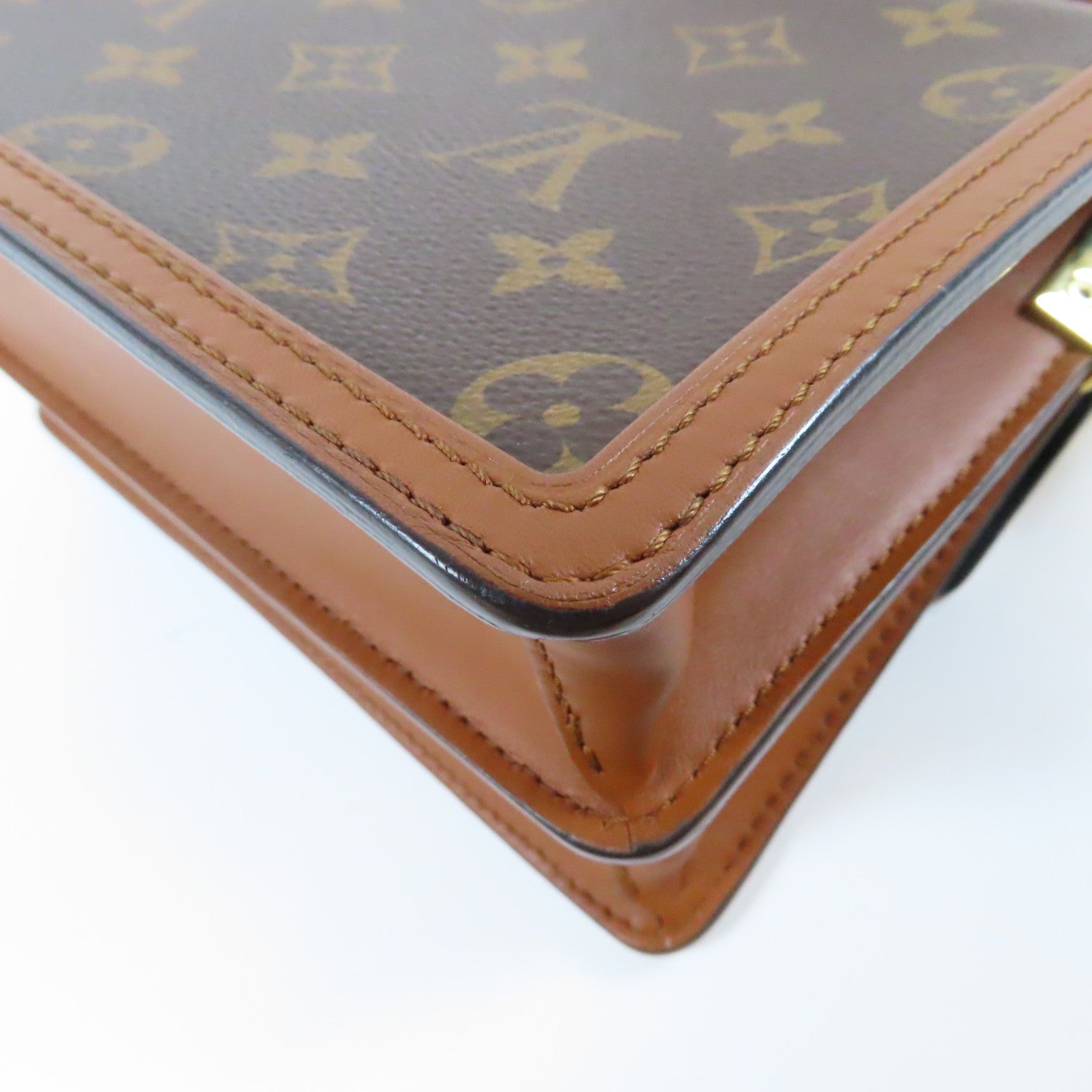 LOUIS VUITTON Monogram Reverse Mini Dauphino金扣肩背袋啡色