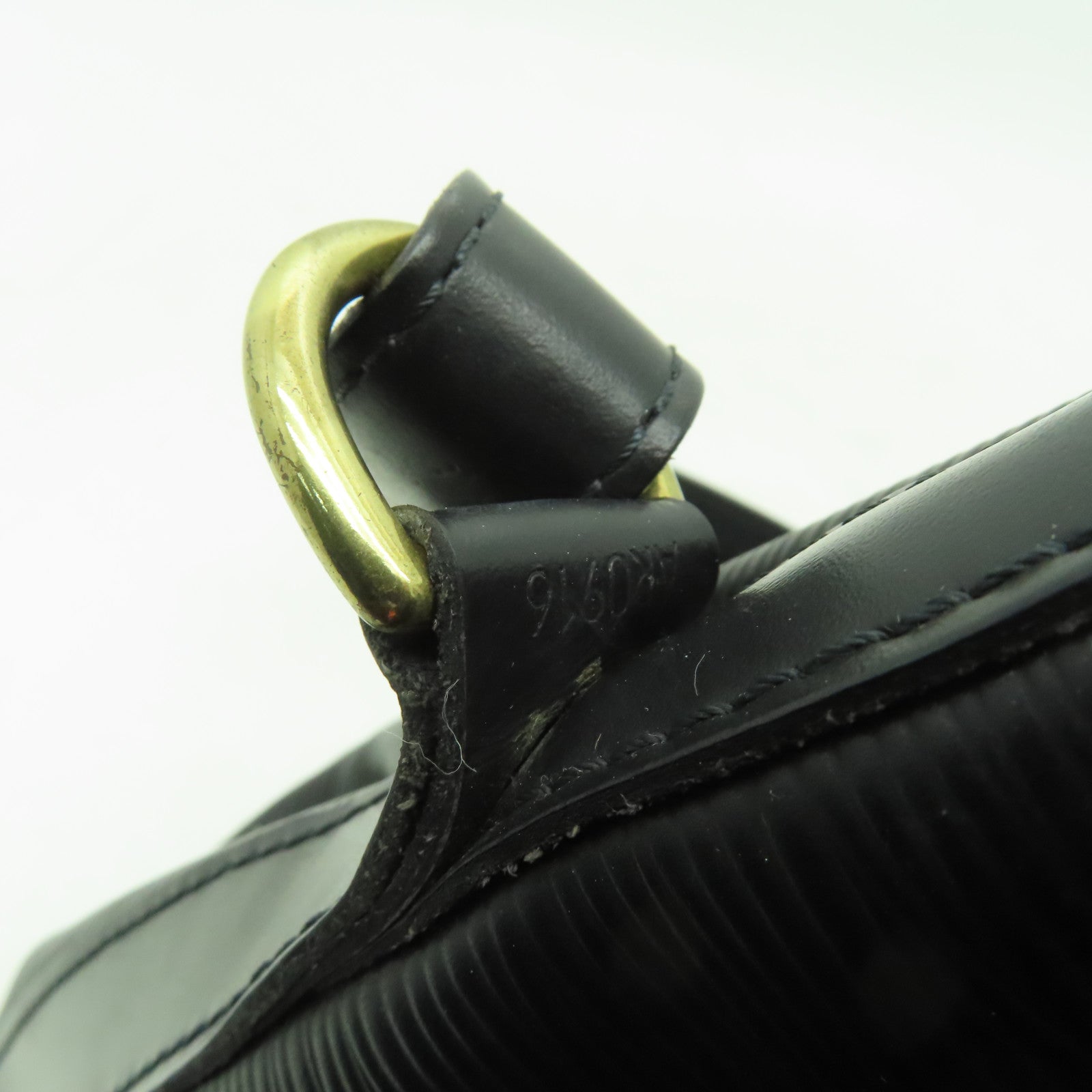 LOUIS VUITTON Epi Petit Noe MM金扣肩背袋黑色