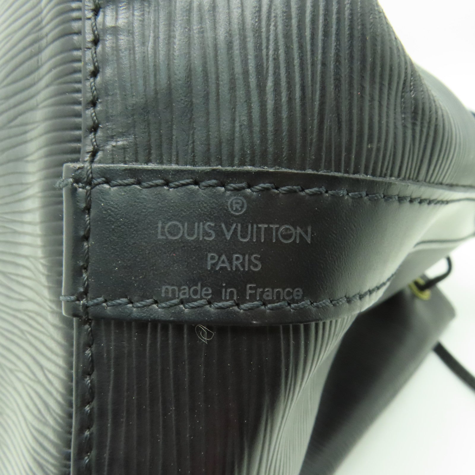 LOUIS VUITTON Epi Petit Noe MM金扣肩背袋黑色