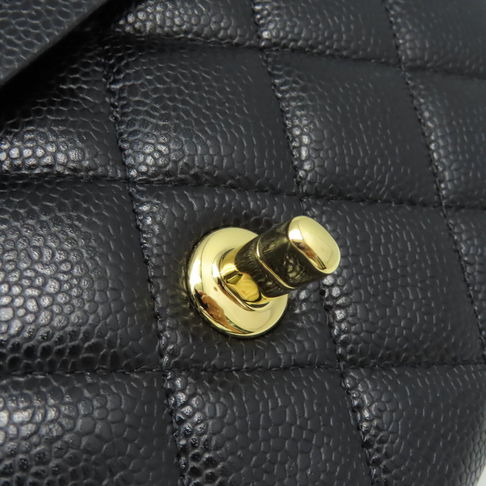 CHANEL 菱格Caviar皮革Jumbo Shoulder Bag金扣鏈帶肩背袋黑色