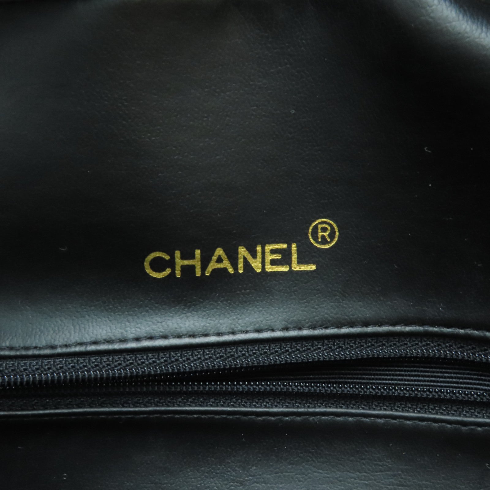 CHANEL 菱格牛皮皮革Travelling Bag金扣旅行袋黑色