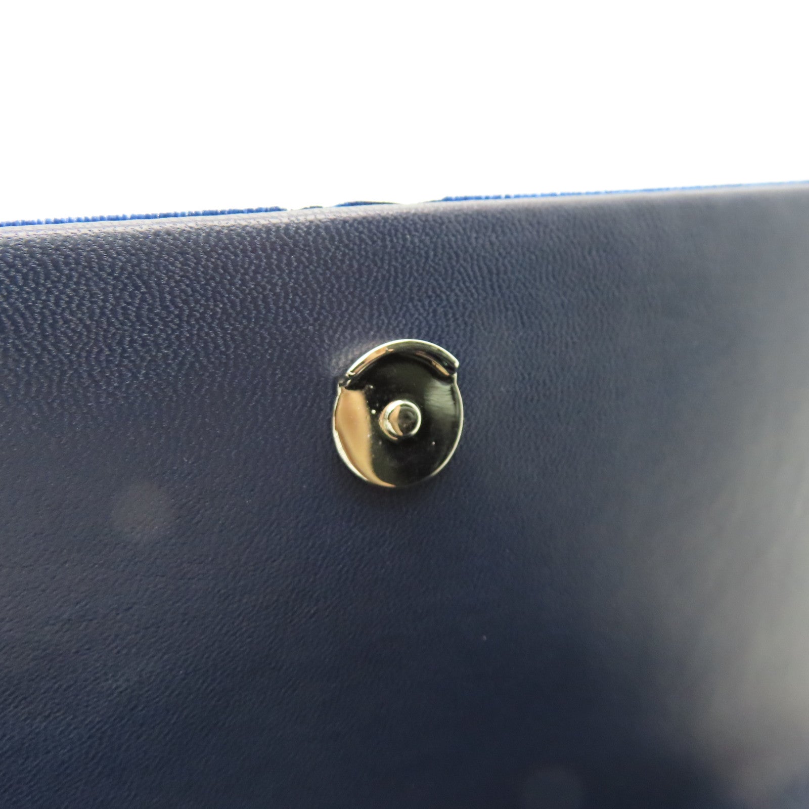 YVES SAINT LAURENT Velvet Kate Small Chain Bag Silver Buckle Chain Shoulder Bag Black/Blue