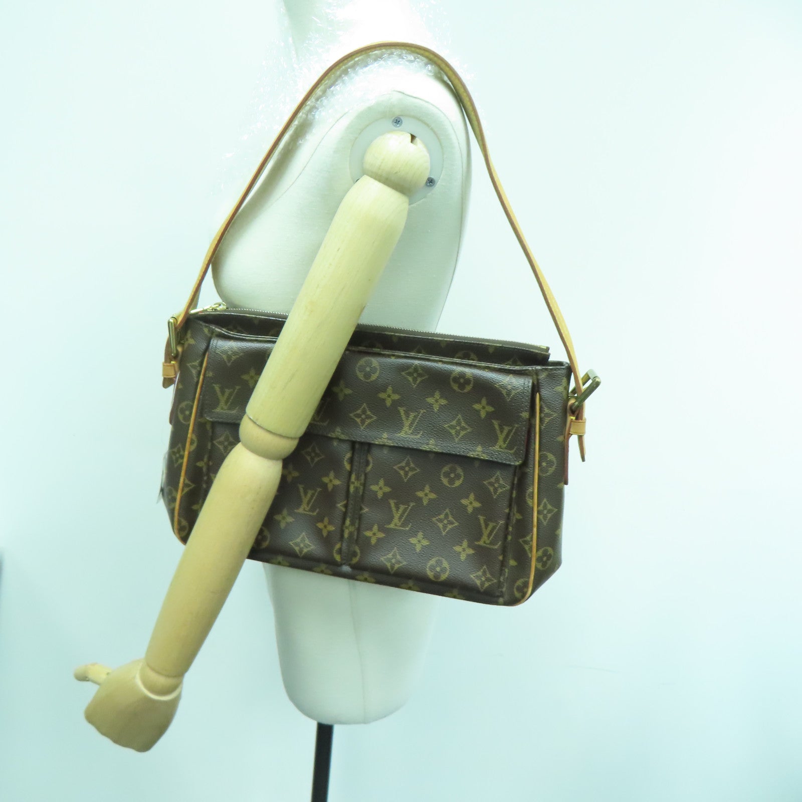 LOUIS VUITTON Monogram Viva Cite GM Gold Buckle Hand Bag / Shoulder Bag Brown