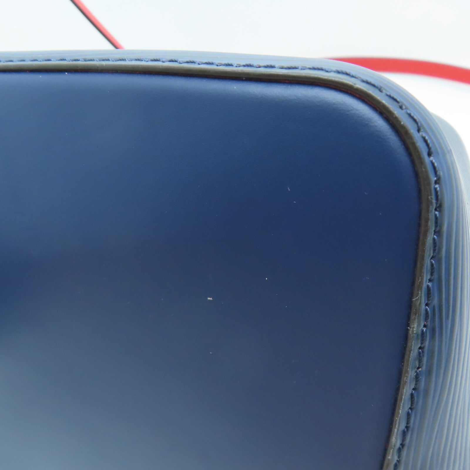 LOUIS VUITTON Epi Neo Noe MM silver buckle handle shoulder bag dual-use blue