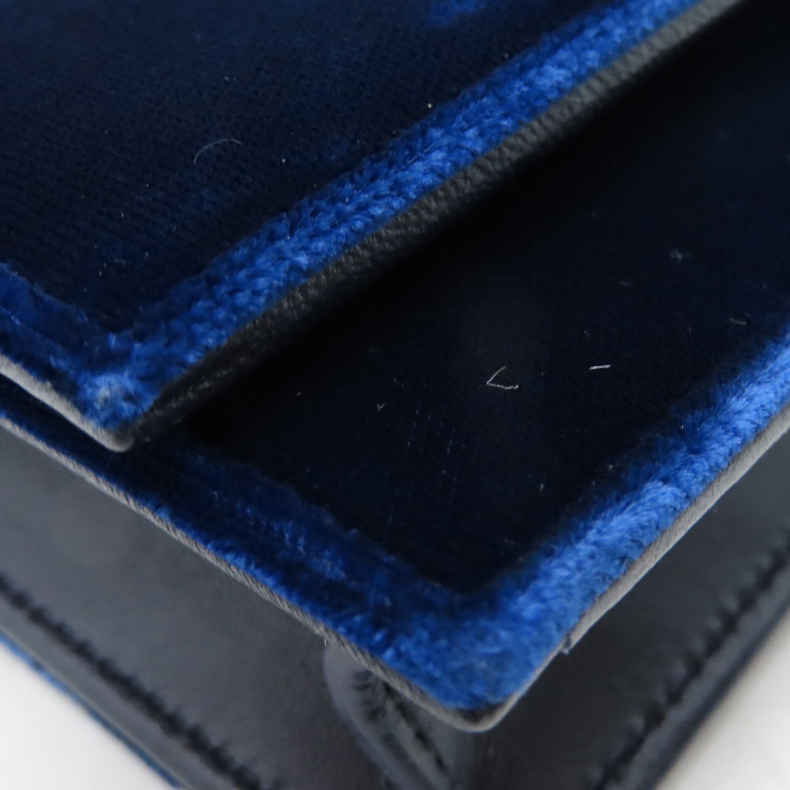 YVES SAINT LAURENT Velvet Kate Small Chain Bag Silver Buckle Chain Shoulder Bag Black/Blue